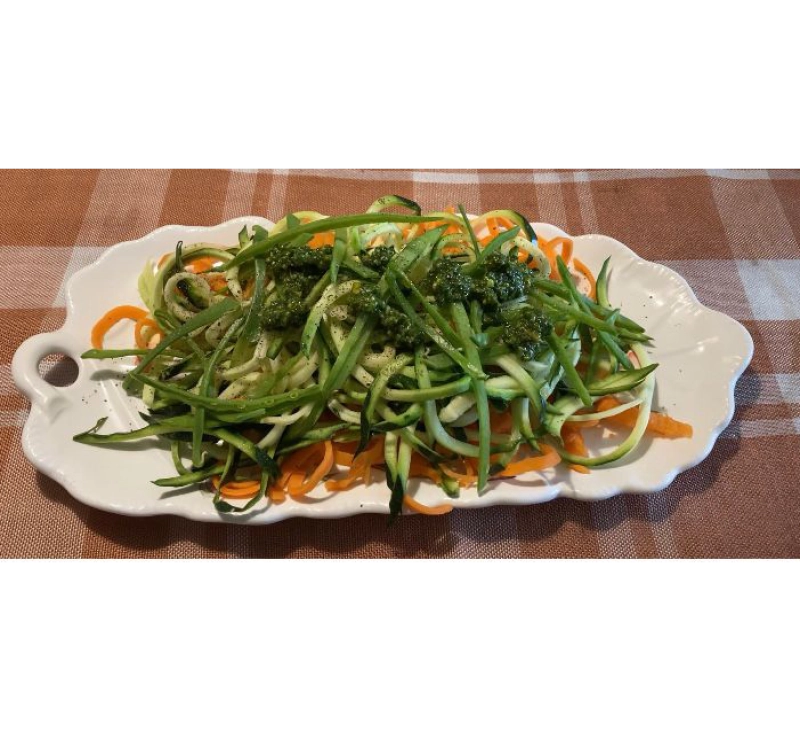 ESPAGUETIS DE VERDURAS CON PESTO DE AGUACATE CON THERMOMIX