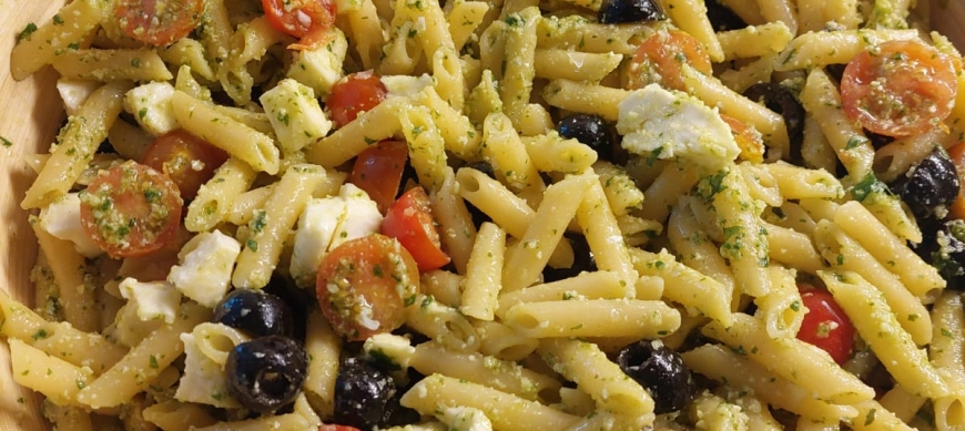 Amanida de pasta italiana amb pesto en Thermomix