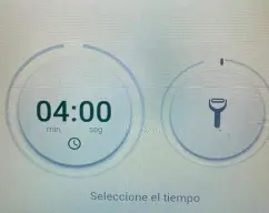 Step <p>Inserte cubrecuchillas pelador, ponga 600 g de agua, ponga las patatas por el bocal, y si no pasan cortelas de un tamaño que pasen. Programe el modo pelador (4 min si tiene TM5). Pase un agua por las patatas ya peladas. </p> illustration
