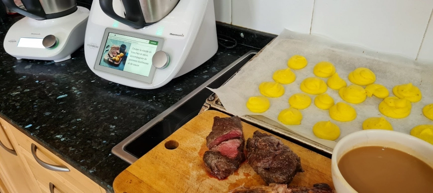 El aliado preferido de mi Thermomix®: Ternera con salsa bordelesa y patatas duquesa con "Thermomix Friend"