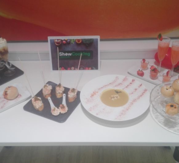 SHOW COOKING