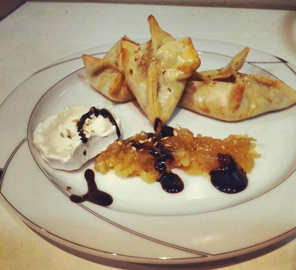 Mis famosas empanadas de cebolla caramelizada y rulo de cabra