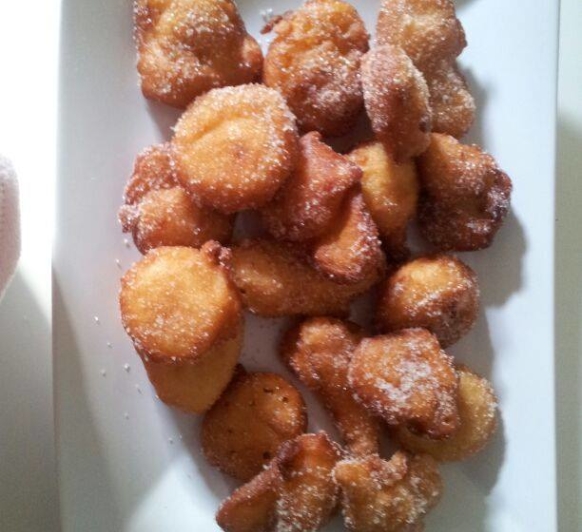 Buñuelos al anís (para aprovechar el pan del día anterior)