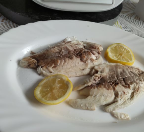 dorada a la sal y ensalada de brocoli