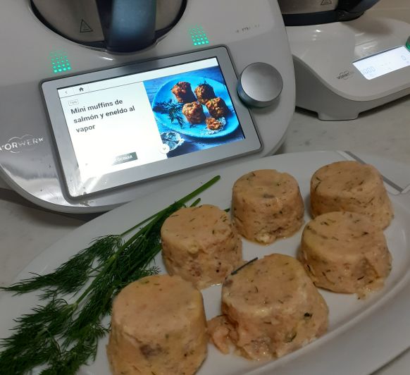 MINI MUFFINS DE SALMON Y ENELDO AL VAPOR