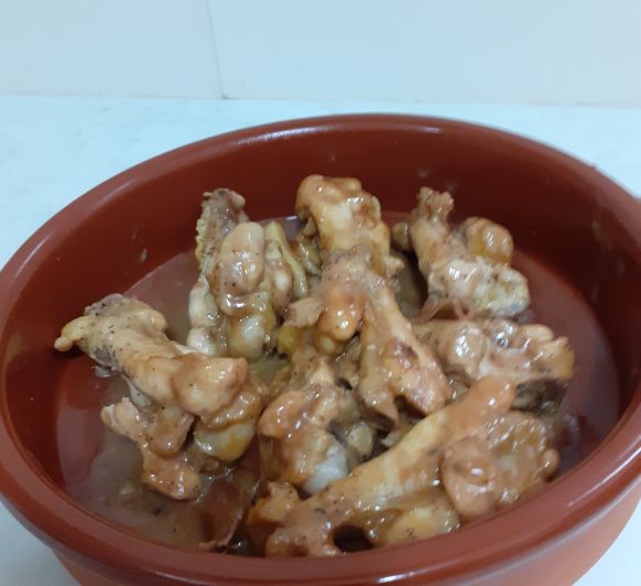 ALITAS DE POLLO AL AJILLO
