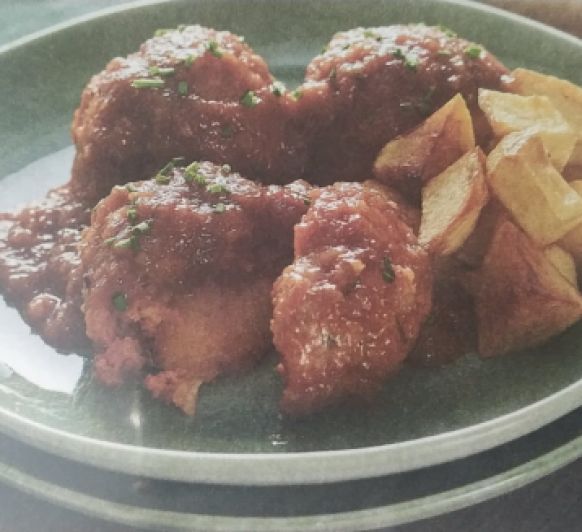 Albondigas con queso cheddar y salsa barbacoa