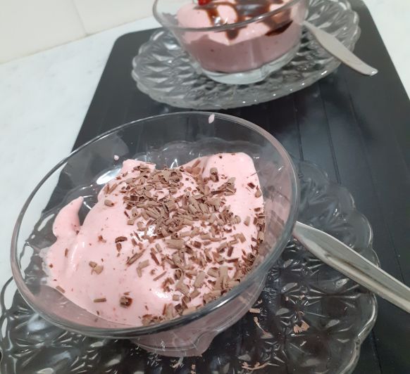 ESPUMA DE FRESAS CONGELADAS